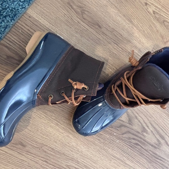 Sherry rain boots - Picture 2 of 3